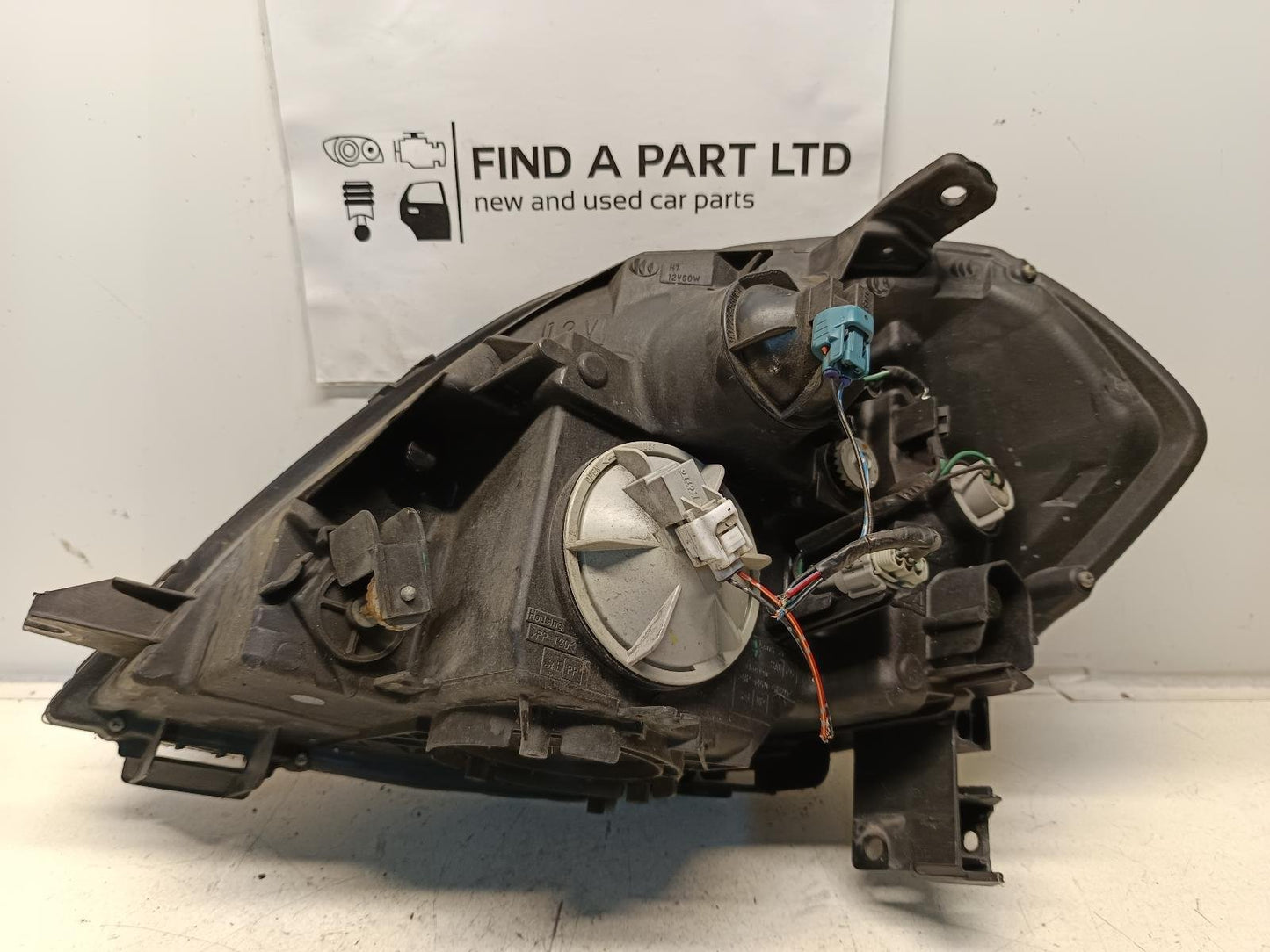 Feb 2002 to Dec 2005- Nissan Maxima J31- Right Headlight- Non Hid Type, Lens# 100-63740