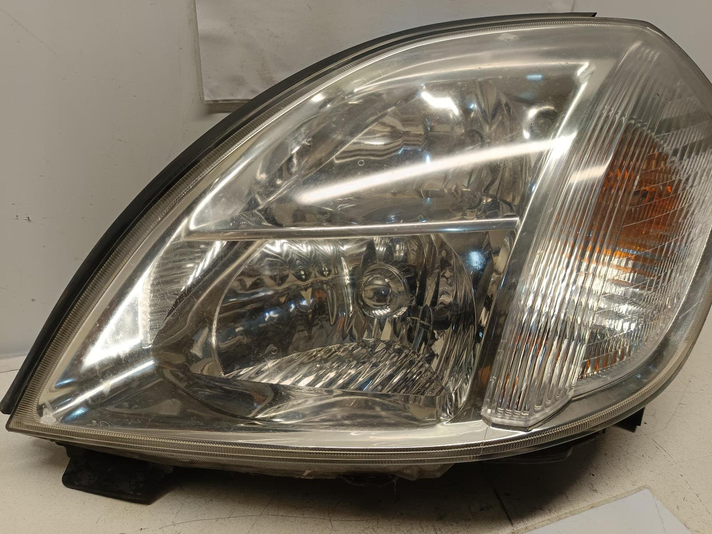 Feb 2002 to Dec 2005- Nissan Maxima J31- Left Headlight- Non Hid Type, Lens# 100-63740