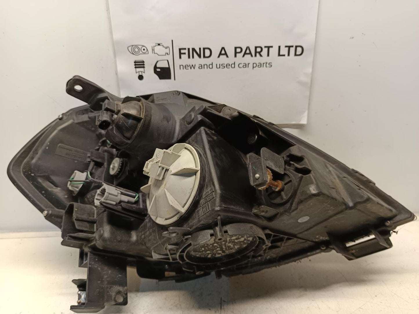 Feb 2002 to Dec 2005- Nissan Maxima J31- Left Headlight- Non Hid Type, Lens# 100-63740