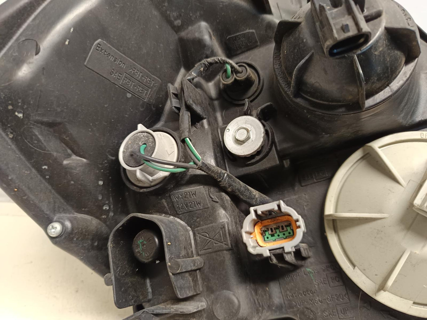 Feb 2002 to Dec 2005- Nissan Maxima J31- Left Headlight- Non Hid Type, Lens# 100-63740