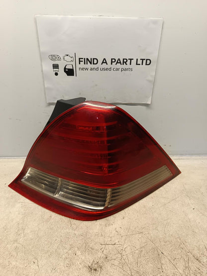 Jul 2004 to Jun 2006 - Honda Odyssey RB - Right Taillight - Lens# 3882