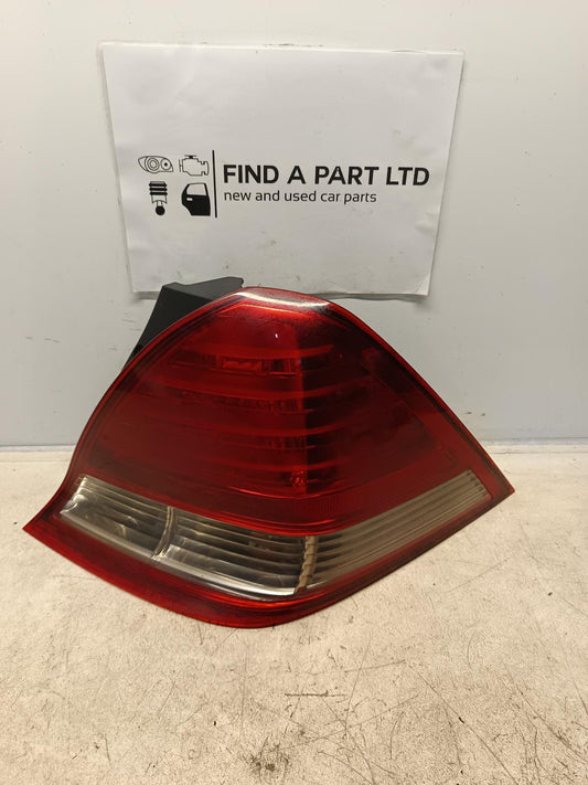Jul 2004 to Jun 2006 - Honda Odyssey RB - Right Taillight - Lens# 3882