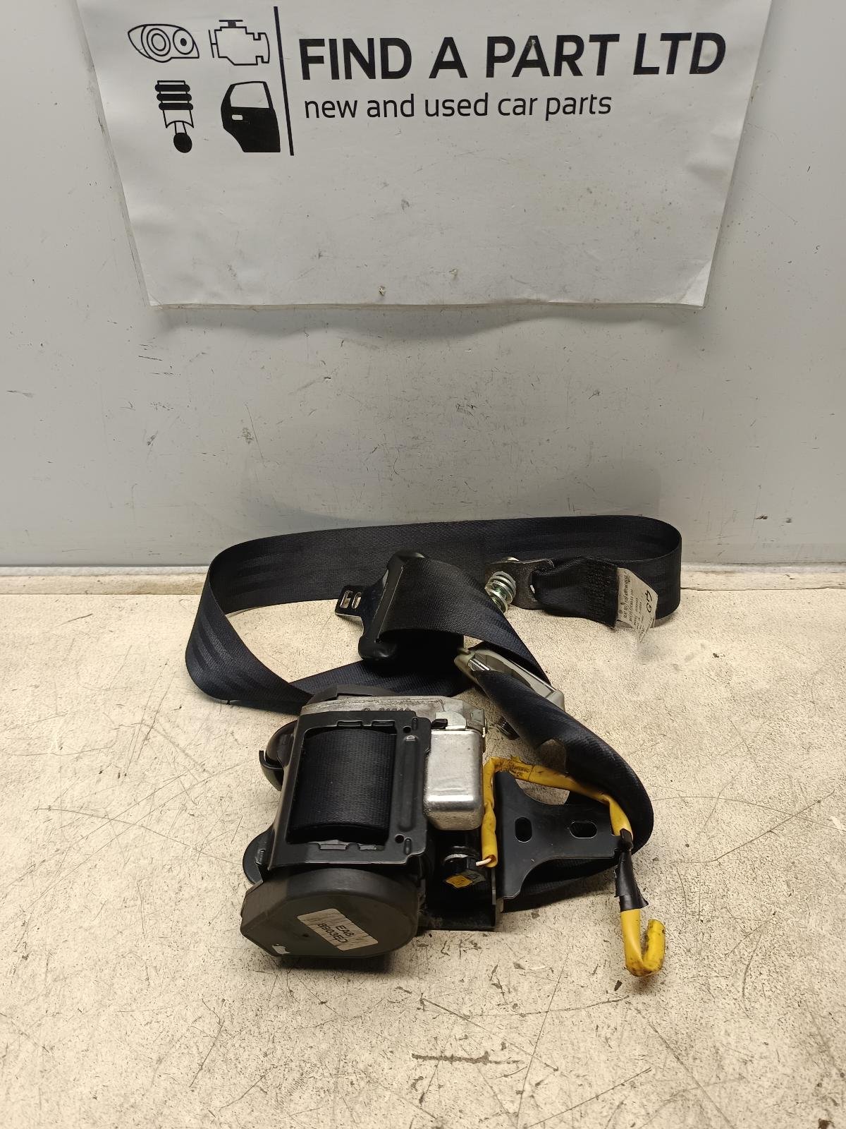 Nov 2006 to Sep 2009 - Mitsubishi Outlander ZG - Left Front Seat Belt