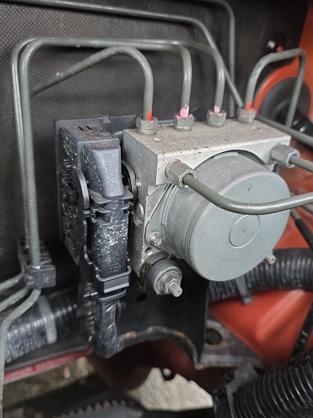 2006-2012 Suzuki SX4 YA11S - Anti-lock Braking System Pump/Modulator PN: 56110-80J00. 2WD