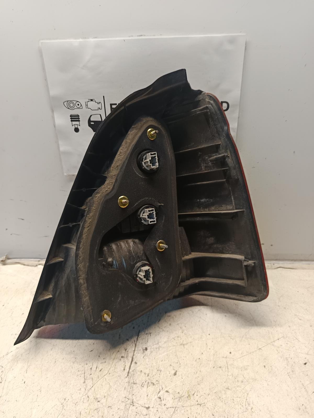Feb 2002 to May 2004 - Honda Odyssey RA - Left Taillight - Clear Flasher Lamp Type