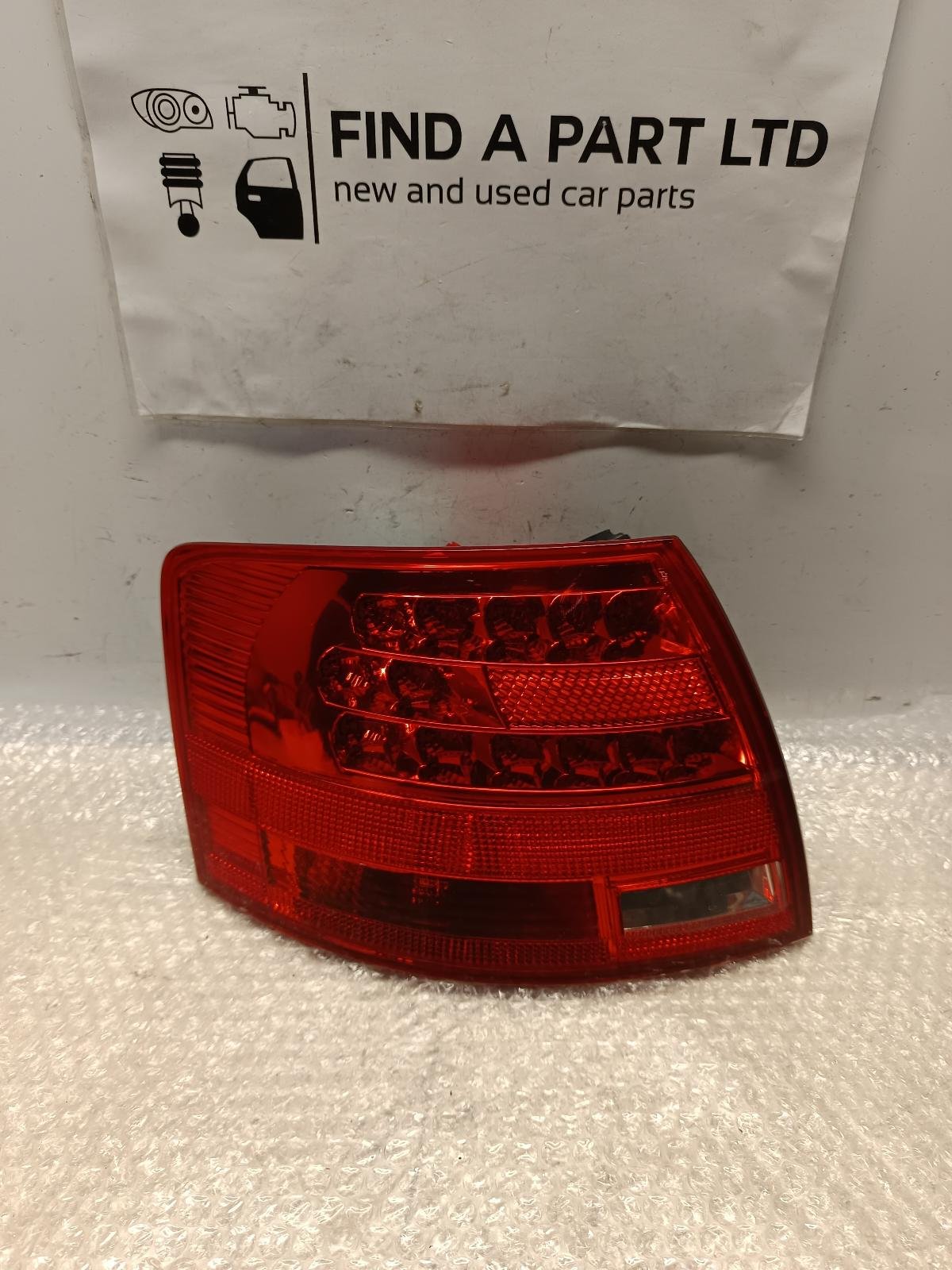 Aug 2004 to Jun 2008 - Audi A4/RS4 B7 Station Wagon - Left Taillight
