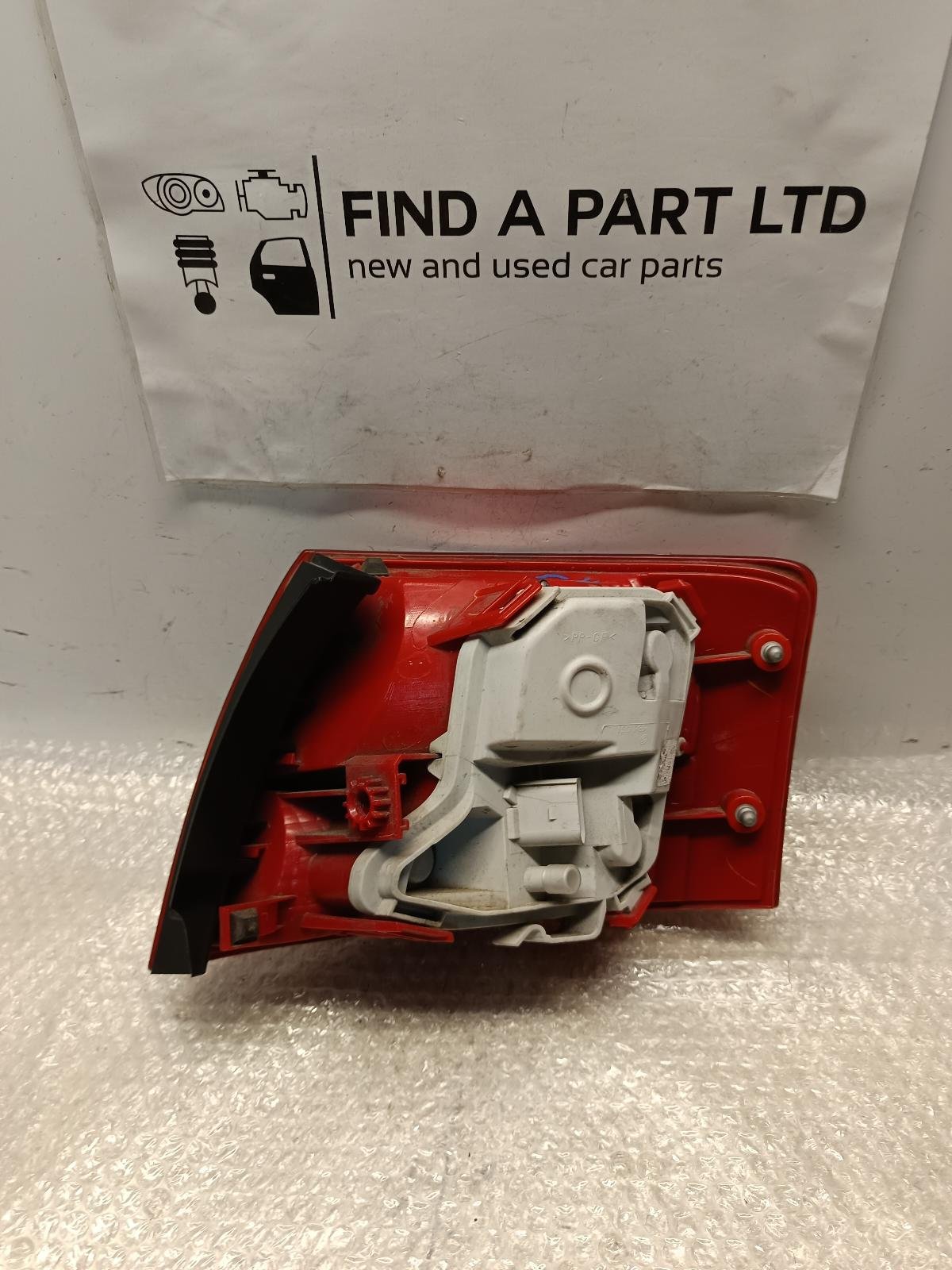 Aug 2004 to Jun 2008 - Audi A4/RS4 B7 Station Wagon - Left Taillight