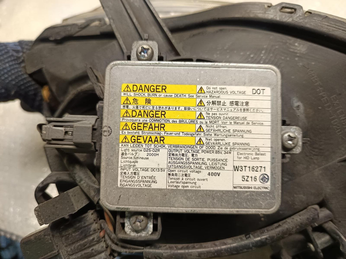 Nov 2006 to Oct 2007 - Mitsubishi Outlander ZG - Right Headlight - Xenon Type