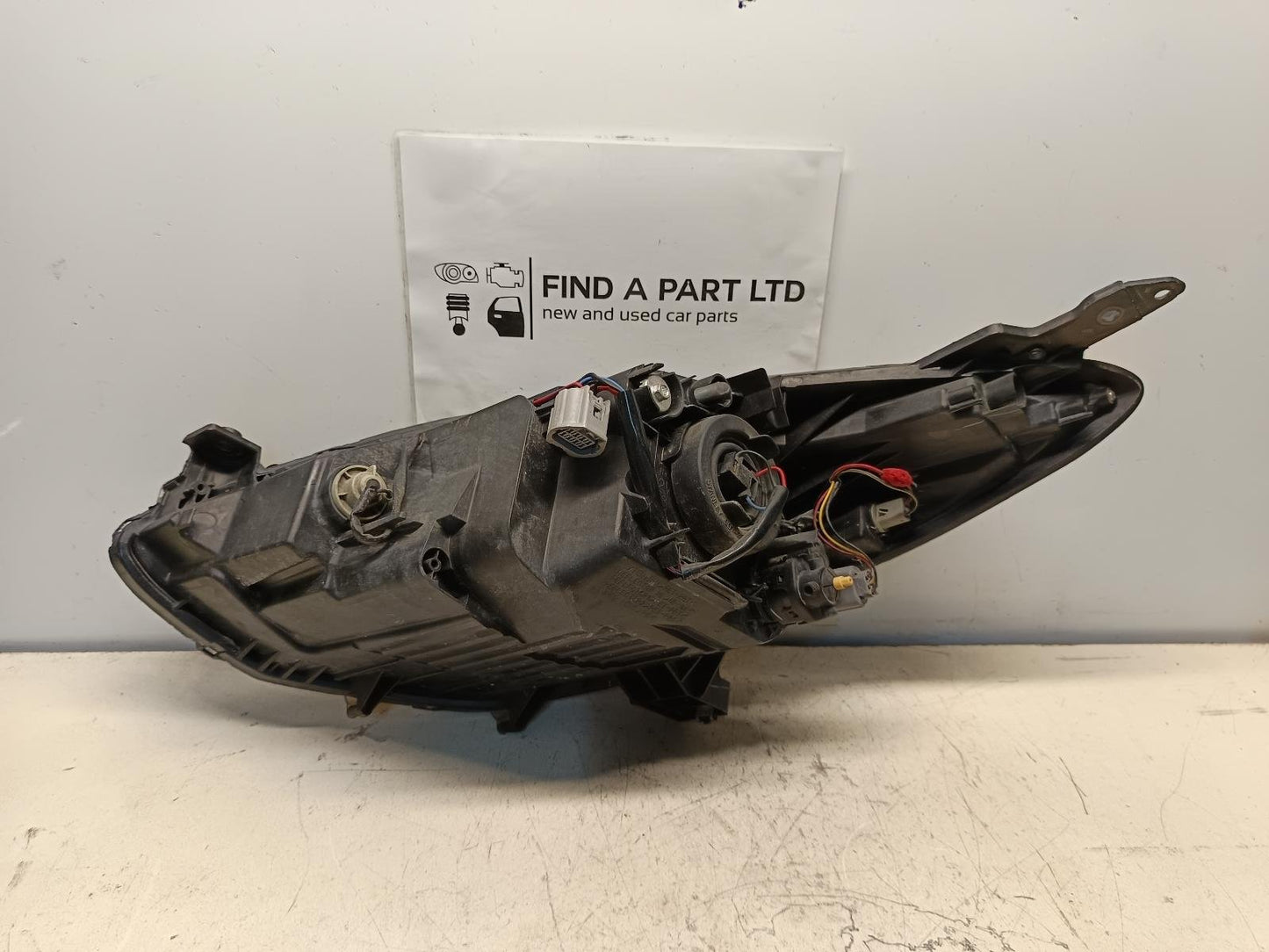 Sep 2007 to Sep 2014- Mazda Mazda2 DE- Right Headlight- Halogen, Manual Adj, Black Insert Type