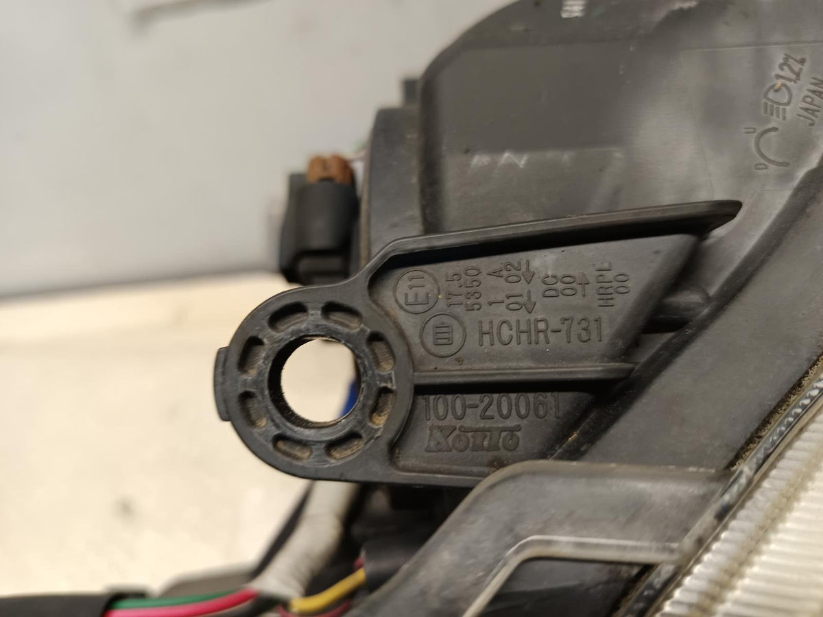- Right Headlight PN: