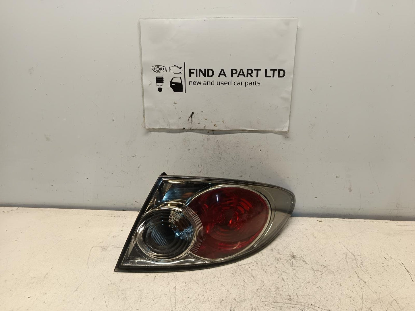 Aug 2005 to Nov 2007- Mazda Mazda6 GG GY Sedan Hatchback- Right Taillight- Body Mounted, Lens# 220-61980