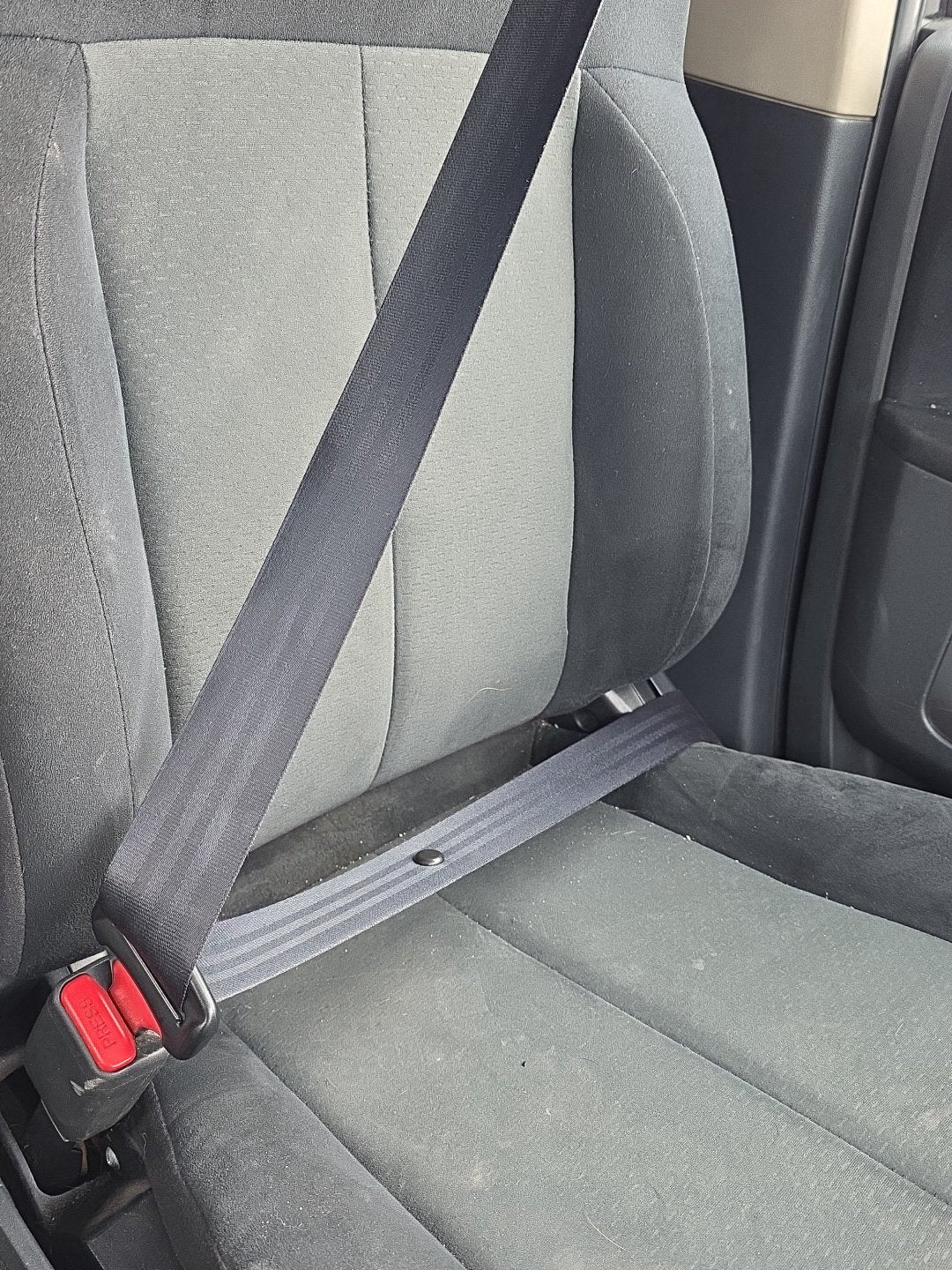 2007 Mitsubishi Delica CV5W - Left Front Seat Belt PN: 6080319