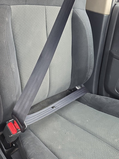 2007 Mitsubishi Delica CV5W - Left Front Seat Belt PN: 6080319