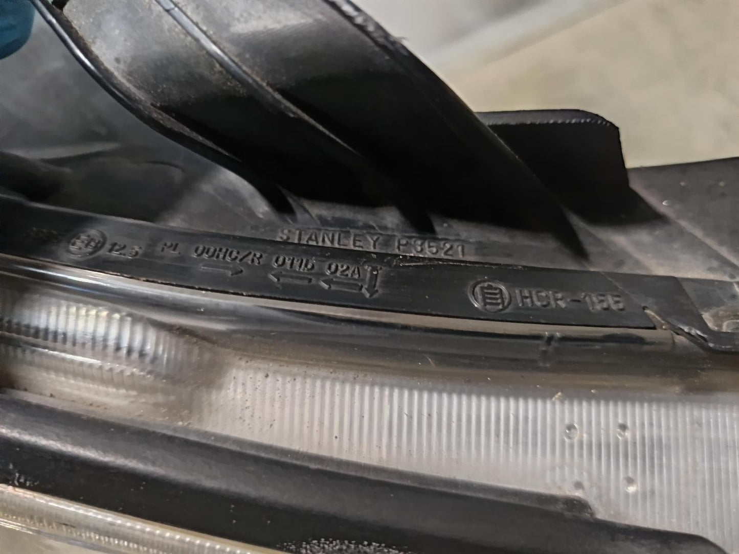Sep 2003 to Dec 2008- Mitsubishi Lancer CH CS ES LS Exceed Sedan Station Wagon- Right Headlight