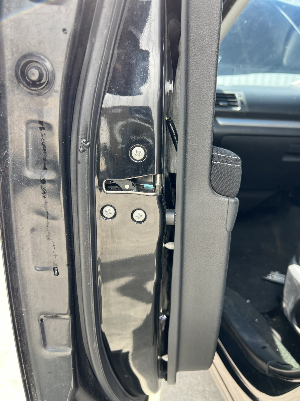 2013 Subaru Forester SJ5 - Left Front Lock Mechanism PN: