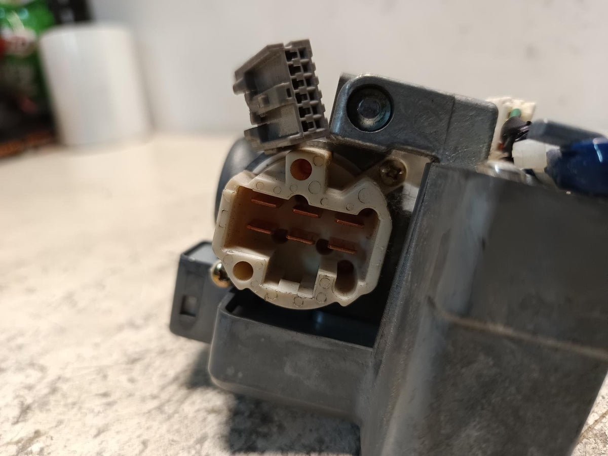 Sep 2004 to Jan 2013 - Nissan Tiida C11 - Ignition With Key - Security Set, As73