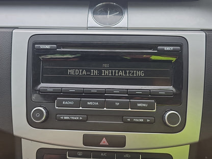 2013 Volkswagen Passat WVWZZZ3CZDE040373 - Radio Compact Disc/Digital Versatile Disc Player PN: