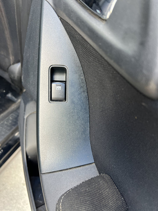 2013 Subaru Forester SJ5 - Right Rear Window Switch PN: