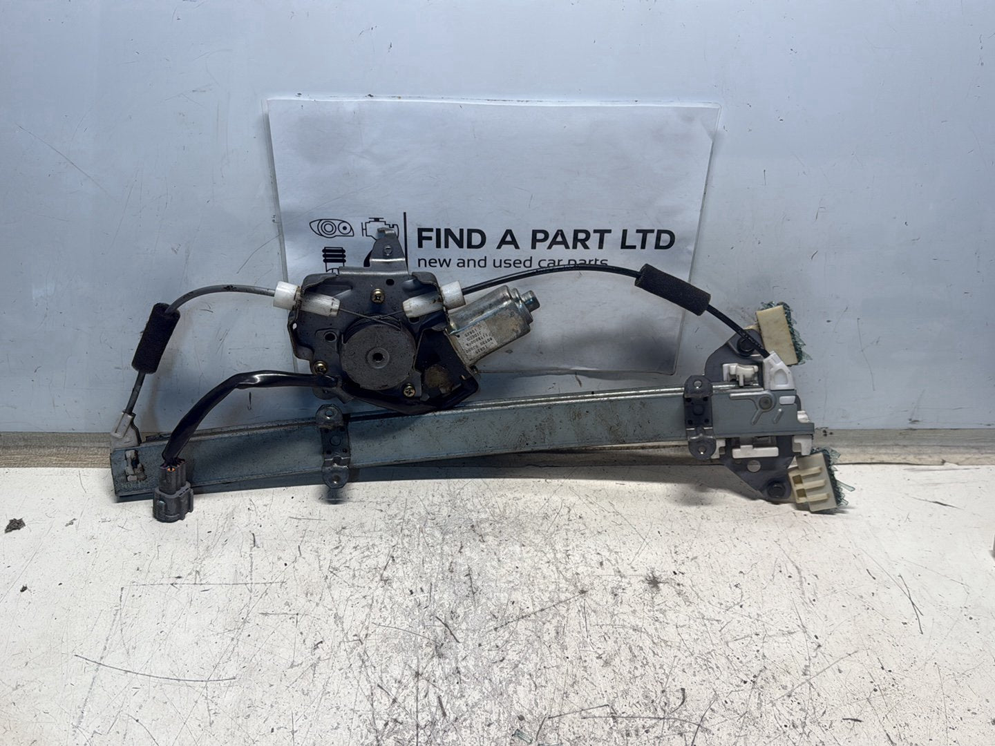 1995-2002 Nissan Primera P11 - Right Front Window Regulator/Motor PN: