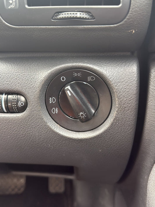 1998-2005 Volkswagen Passat- Light Combination Switch PN: