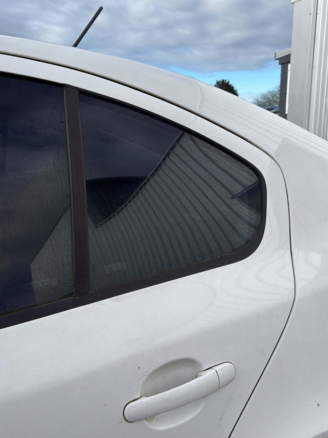 2012-2020 Skoda Octavia 5E - Left Rear Quarter Door Glass PN: