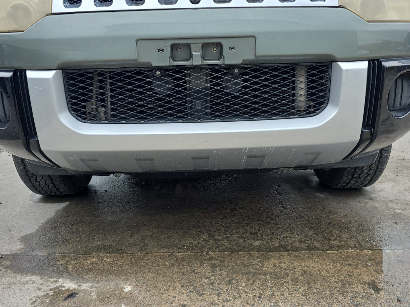 2007 Mitsubishi Delica CV5W - Rear Lower Bumper Moulding PN: