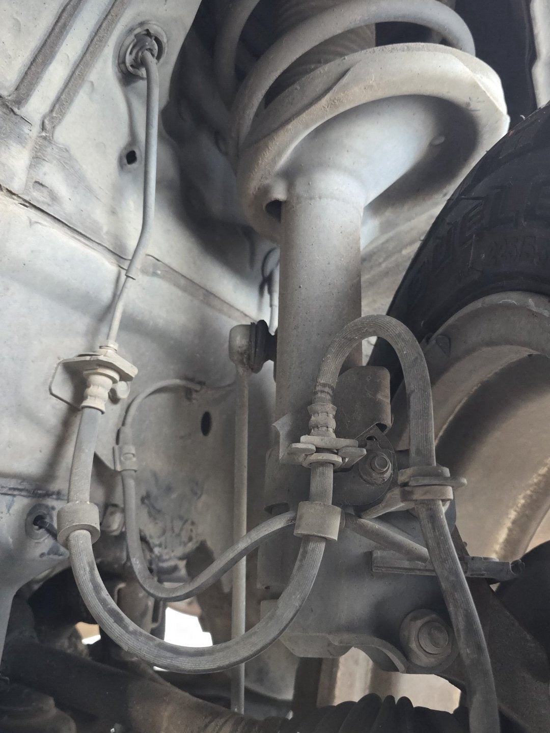 2007 Mitsubishi Delica CV5W - Left Front Shock Absorber PN: