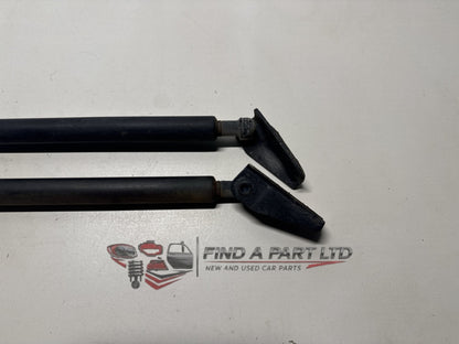 2004 Toyota Corolla E120 - tailgate strut pair PN:
