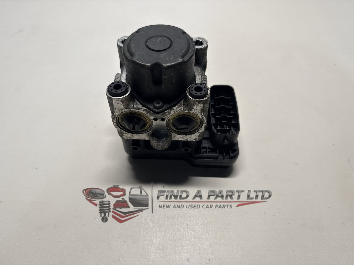 2000 to 2006 - Toyota Estima XR30 XR40 - ABS Pump/Modulator