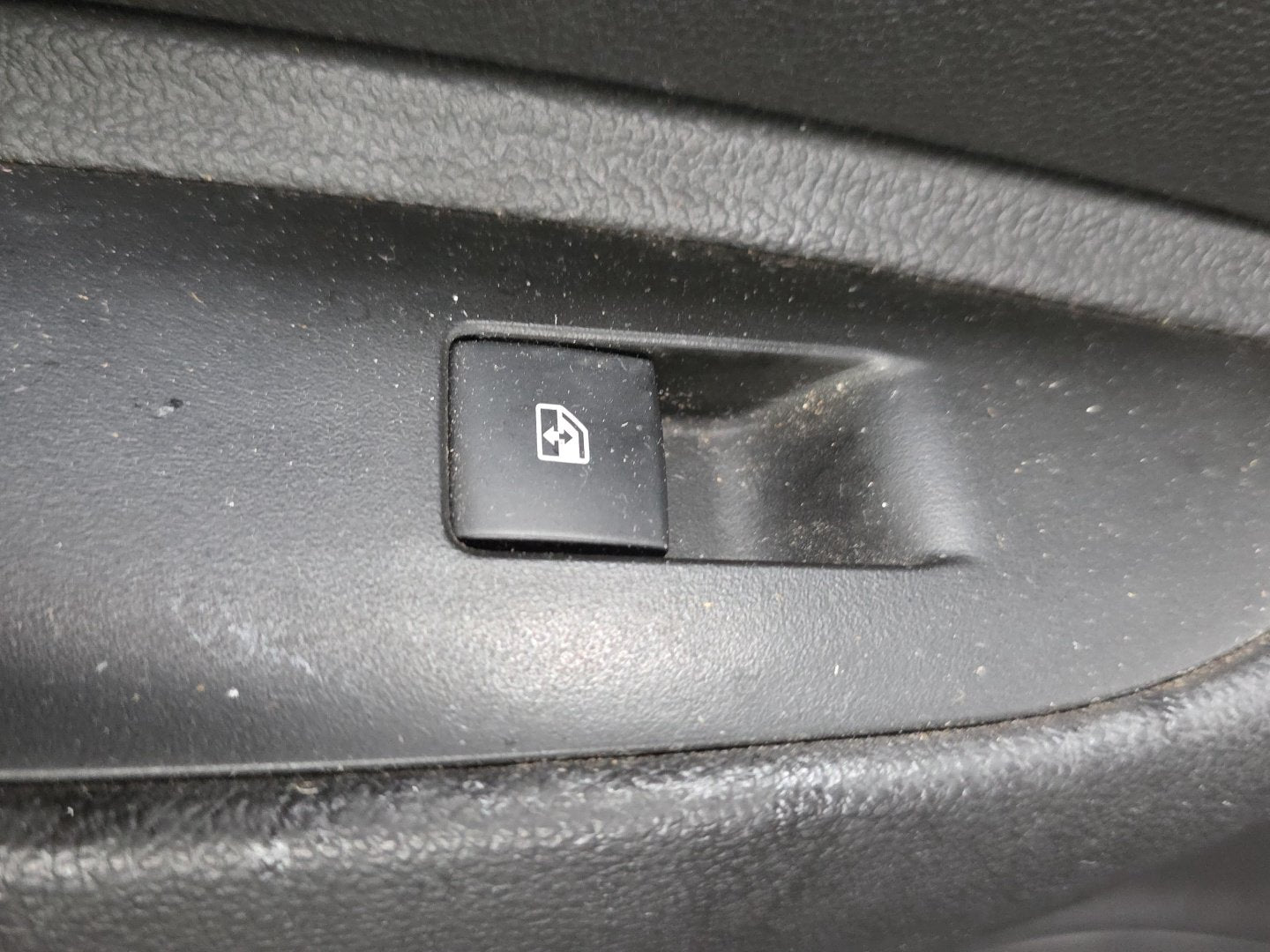 2017 Holden Trax TJ MY17 - Left Rear Window Switch PN: