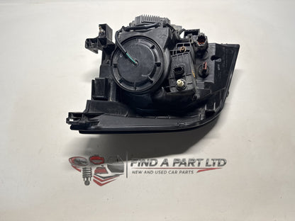 2006 Nissan X-Trail T30 - Right Headlight PN: 1670