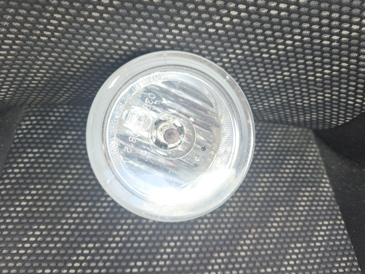 2006 Suzuki SX4 YA11S - Right Fog Light PN: Stanley P2709