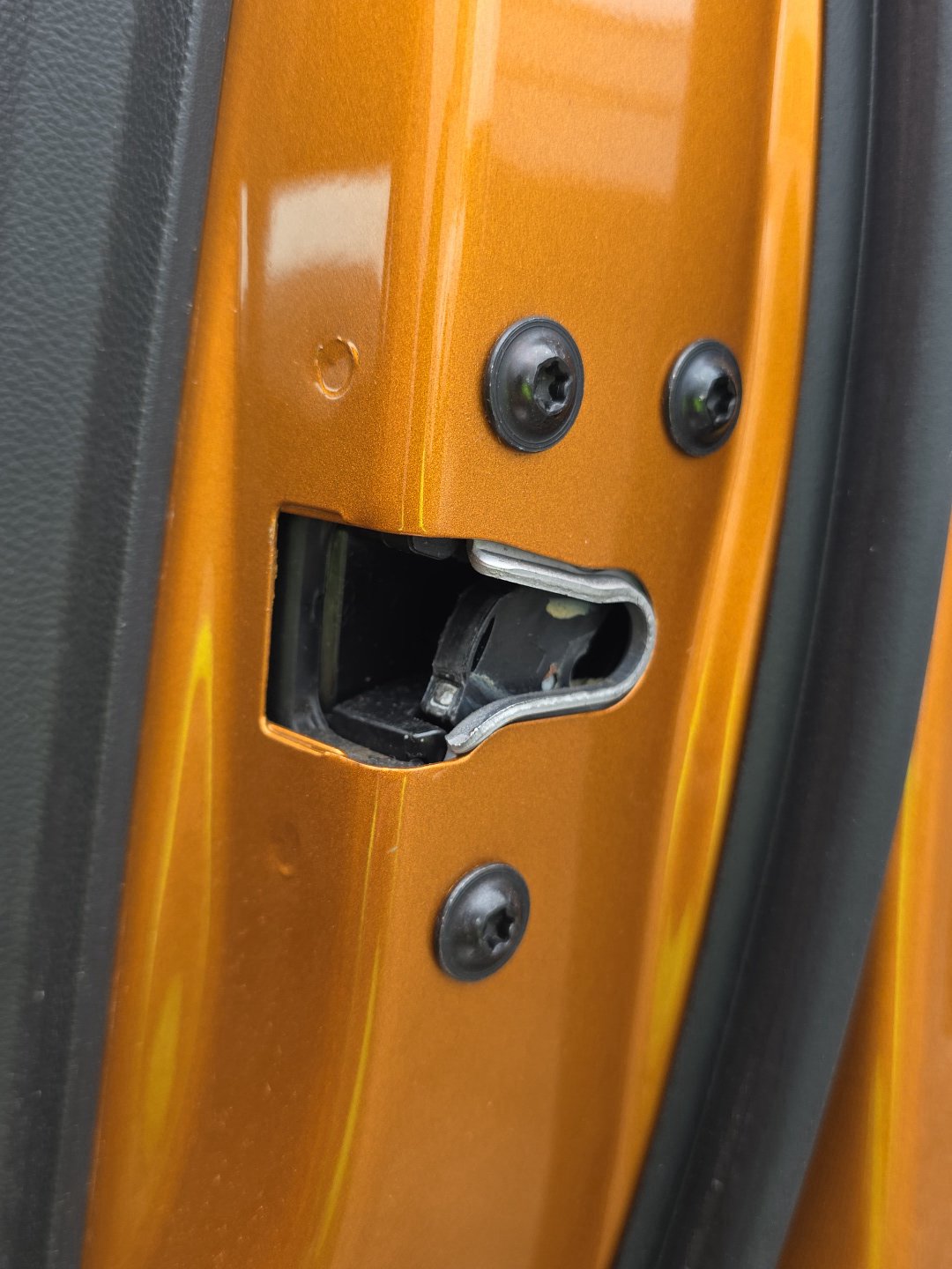 2017 Holden Trax TJ MY17 - Right Front Lock Mechanism PN: