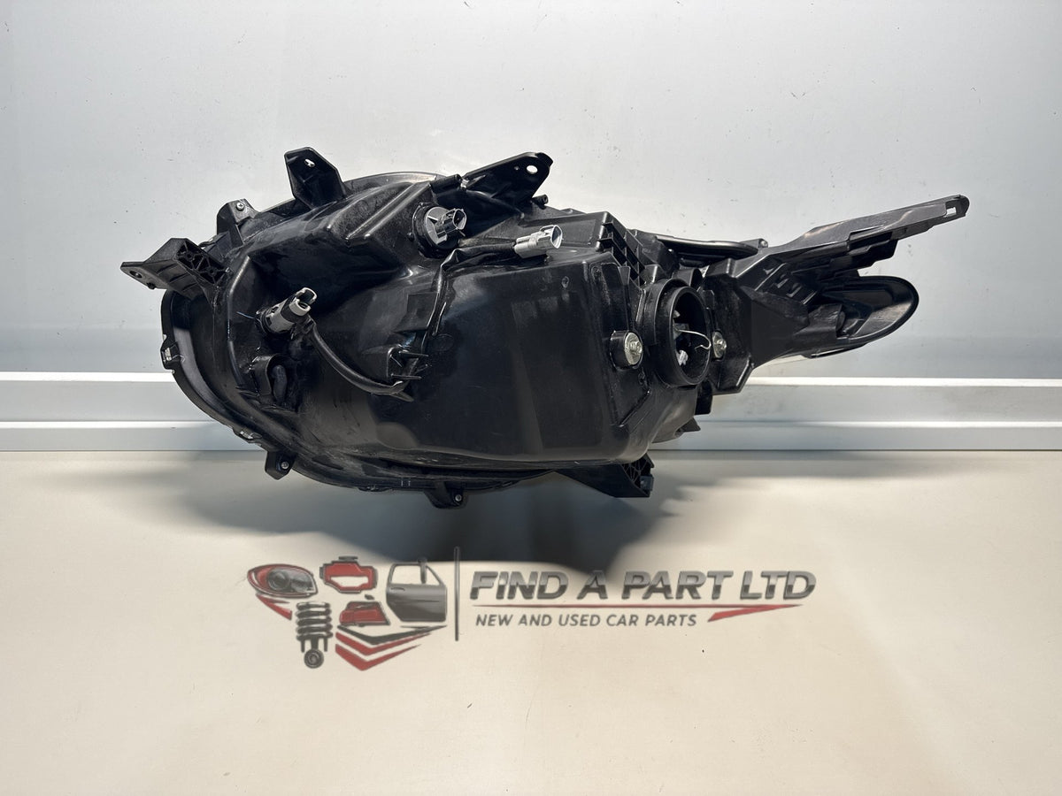 2017 Mitsubishi Triton - Right Headlight PN: W2107