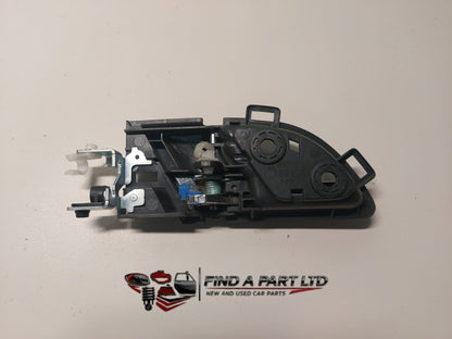 2007 Honda CR-V RE4 - Right Rear Door Interior Handle PN: