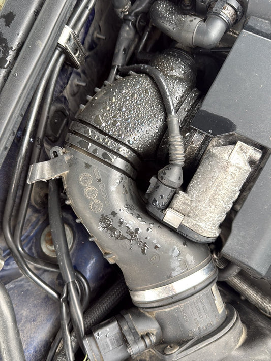1998-2005 Volkswagen Passat- Air Intake PN: