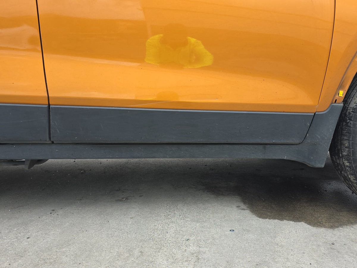 2017 Holden Trax TJ MY17 - Right Front Lower Door Moulding PN: