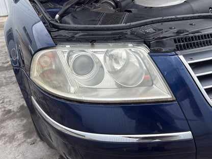 1998-2005 Volkswagen Passat- Right Headlight PN: