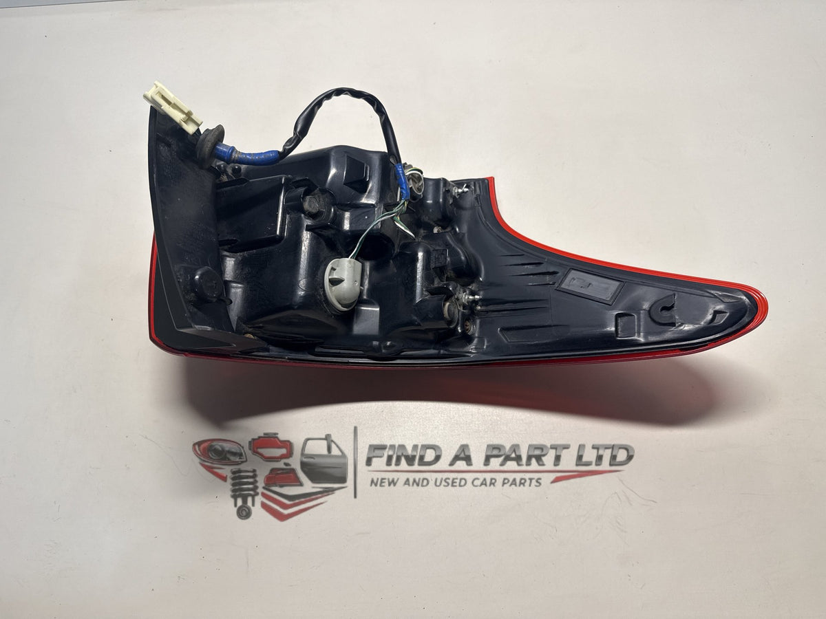 2016 Mitsubishi Outlander GF*W - Right Taillight PN: W2869