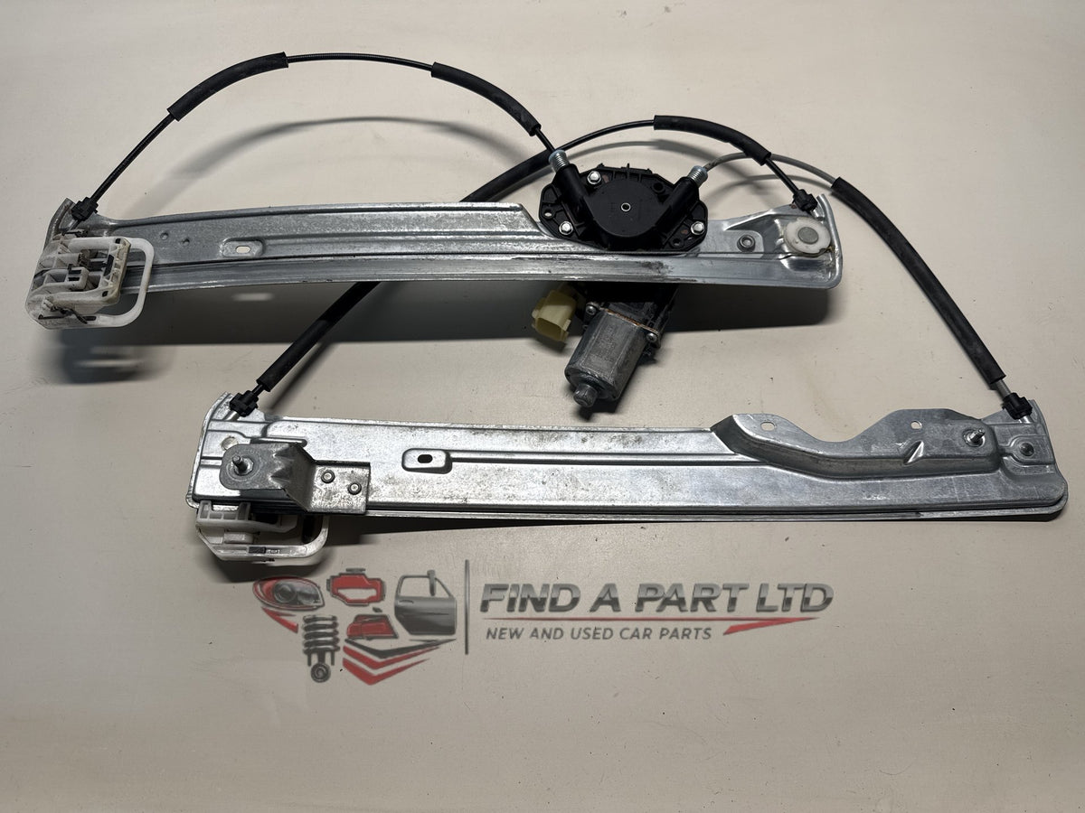 2014 Ford Kuga MK2 - Right Front Window Regulator/Motor PN: 0 130 822 733