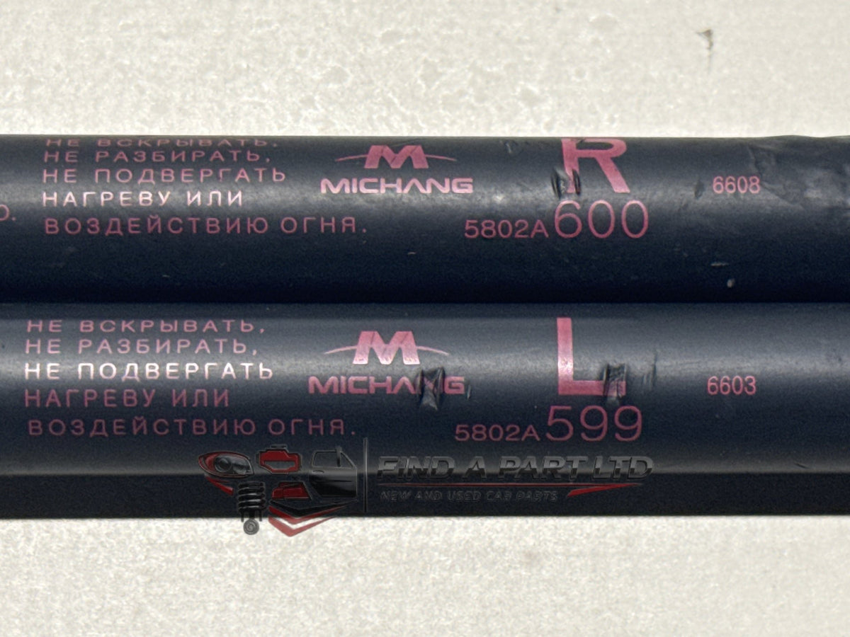 2016 Mitsubishi Outlander GF*W - tailgate strut pair PN: 5802A 559, 5802A600