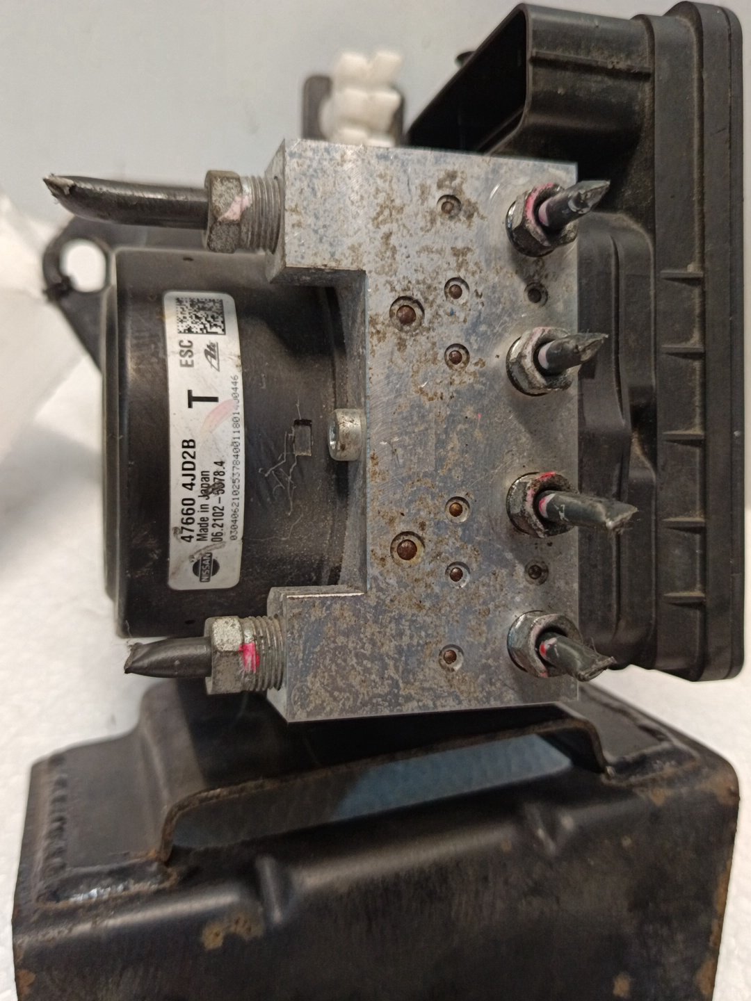 Apr 2015 to Current - Nissan Navara NP300 - ABS Pump/Modulator - PN: 476604JD2B