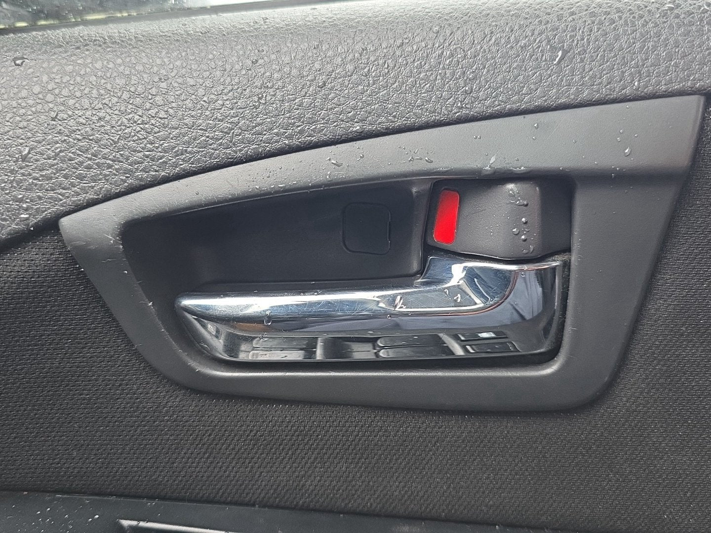 2006-2012 Suzuki SX4 YA11S - Right Front Door Interior Handle PN: