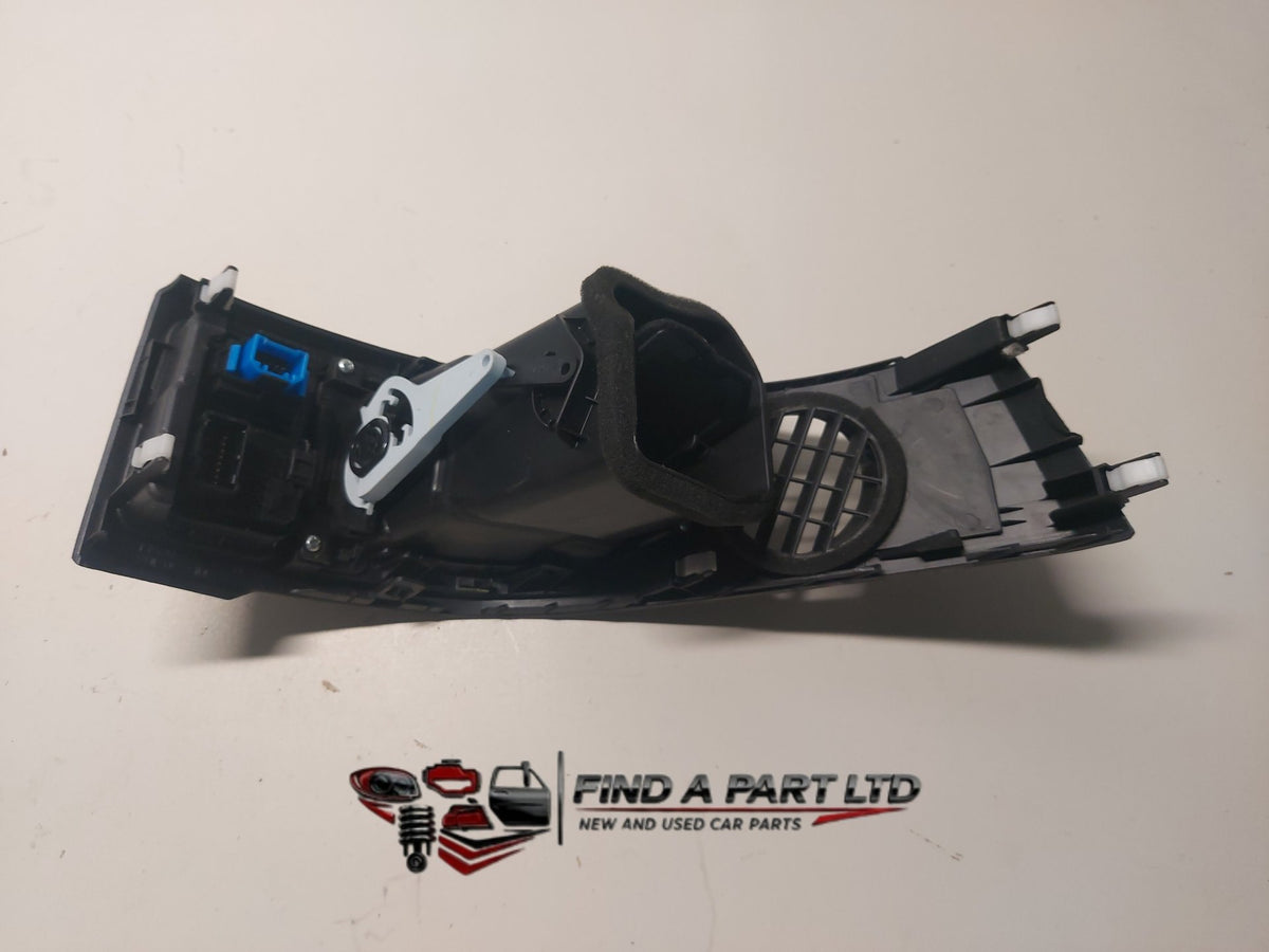 2007 Honda CR-V RE4 - Right Dash Air Vent PN: 77630-SWA-A0