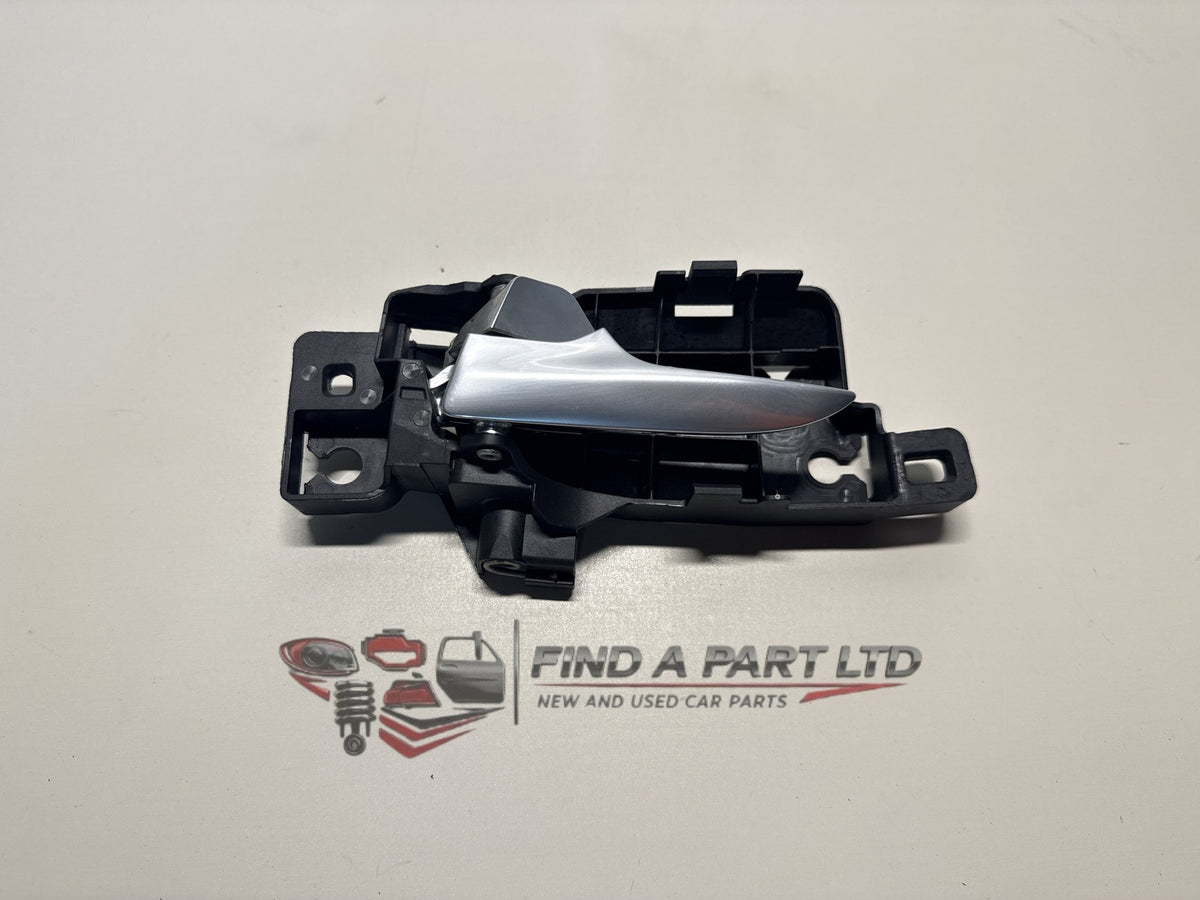 2013 Ford Mondeo MK4 - Left Front Door Interior Handle PN: 6M21-U22601, 7S71-A22601, BS71-A22601