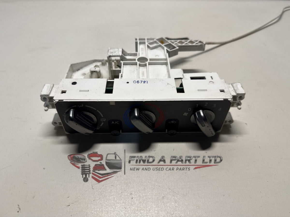 2006 Nissan X-Trail T30 - Heater/AC Controls PN: