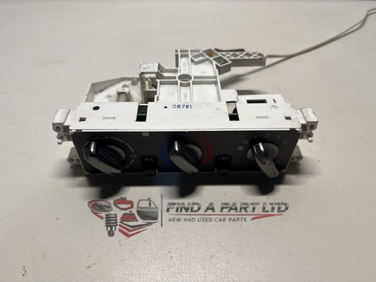 2006 Nissan X-Trail T30 - Heater/AC Controls PN: