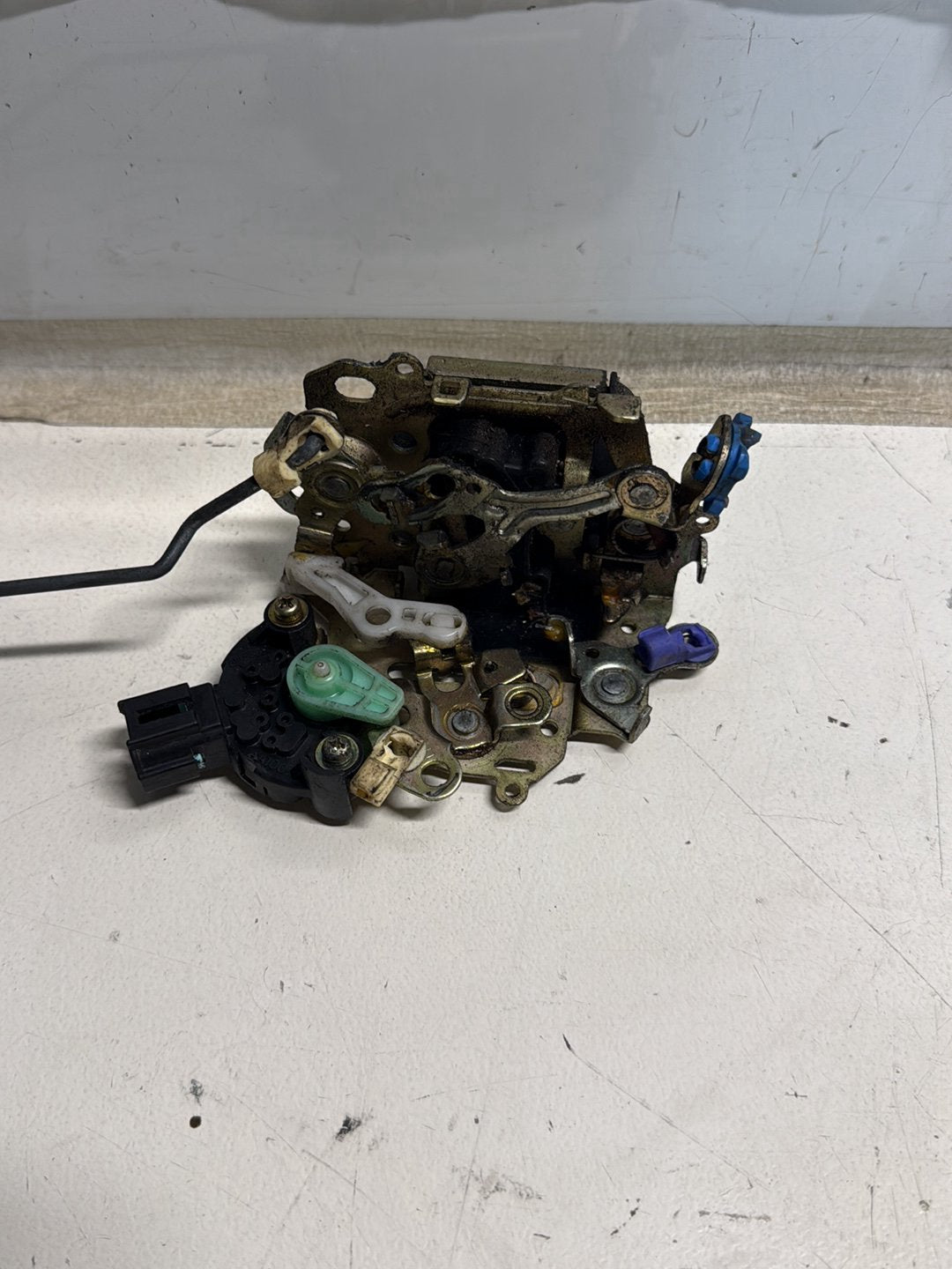 2000-2005 Nissan Bluebird Sylphy- Right Front Lock Mechanism PN: