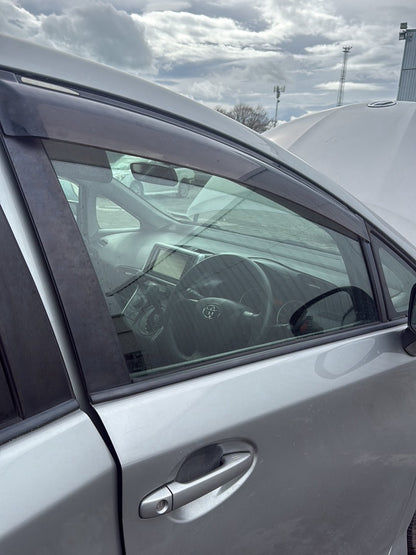2009-2017 Toyota Wish ZGE20 - Right Front Door Window PN: