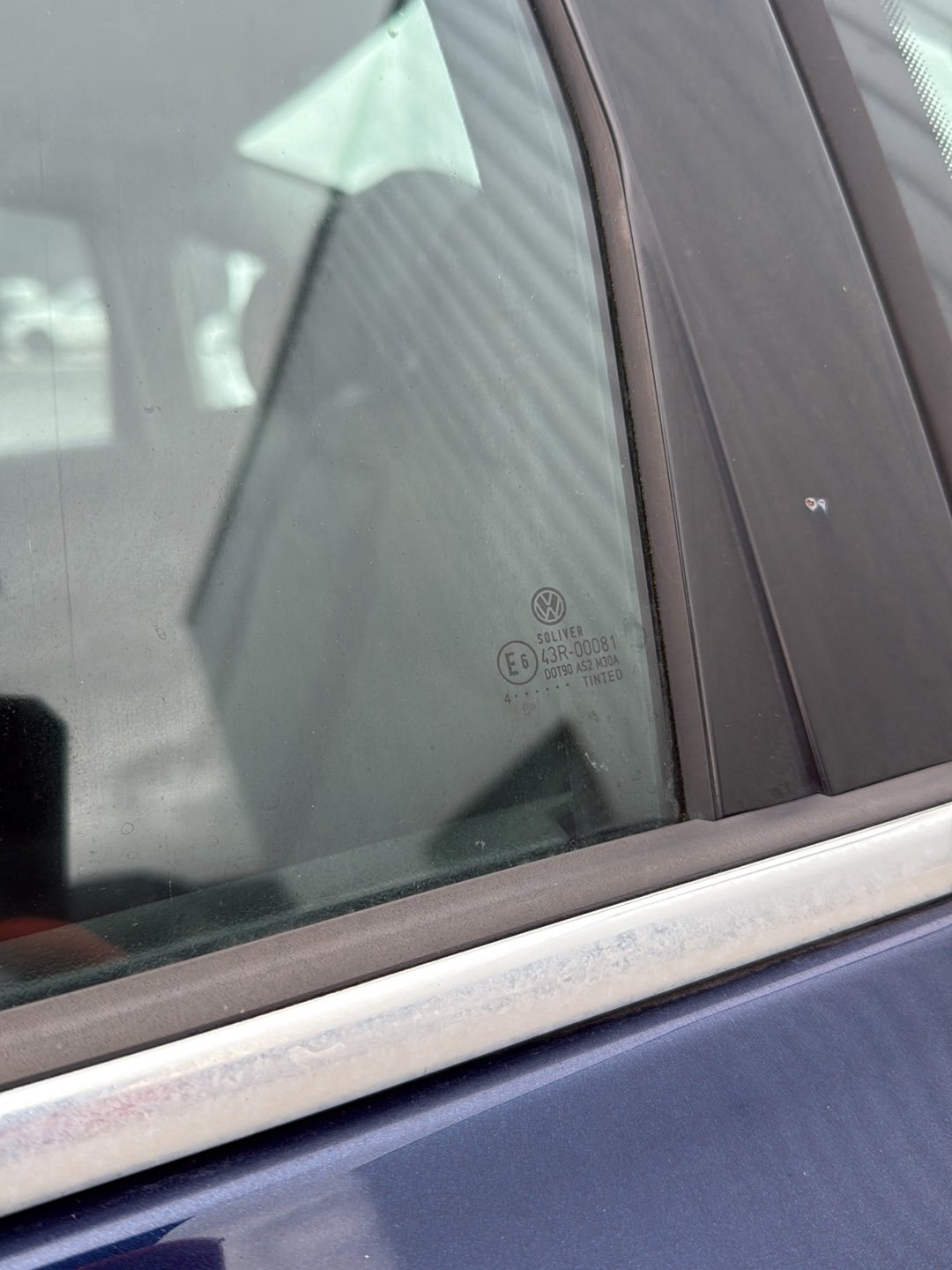 1998-2005 Volkswagen Passat- Left Rear Door Window PN: